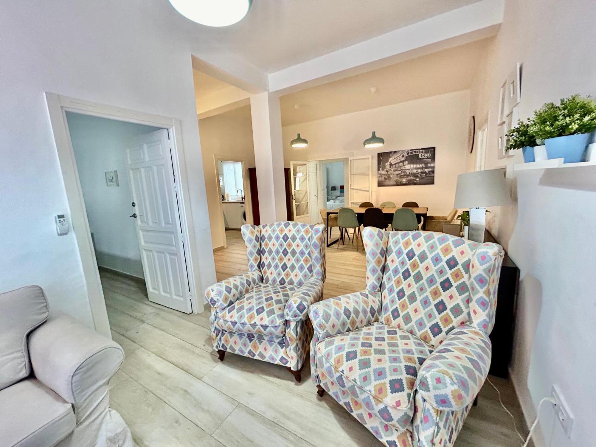 Acogedor Apt 8Pax 4Bdr 2Bth- Cozyhomesevilla2 외부 사진
