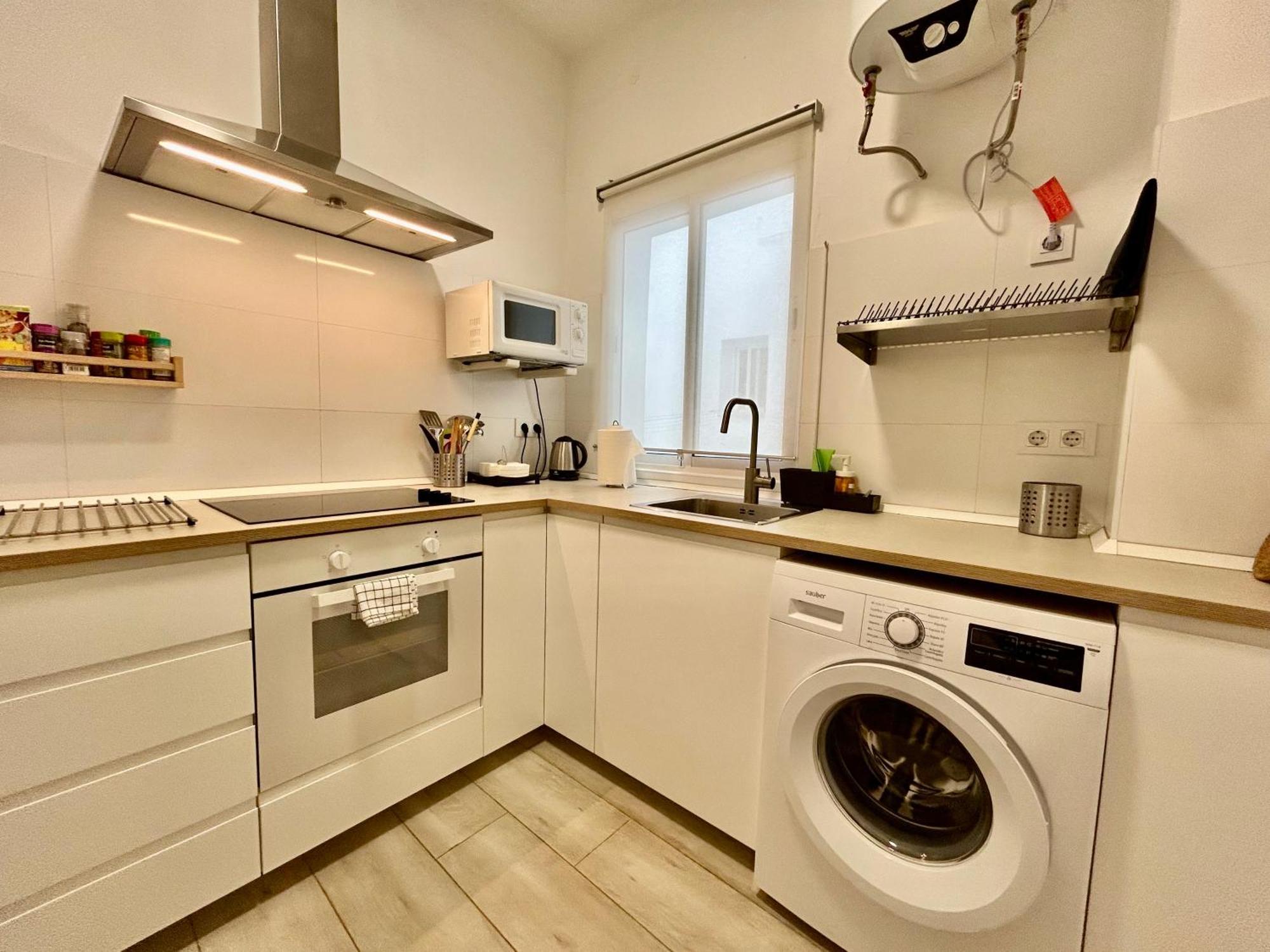 Acogedor Apt 8Pax 4Bdr 2Bth- Cozyhomesevilla2 외부 사진