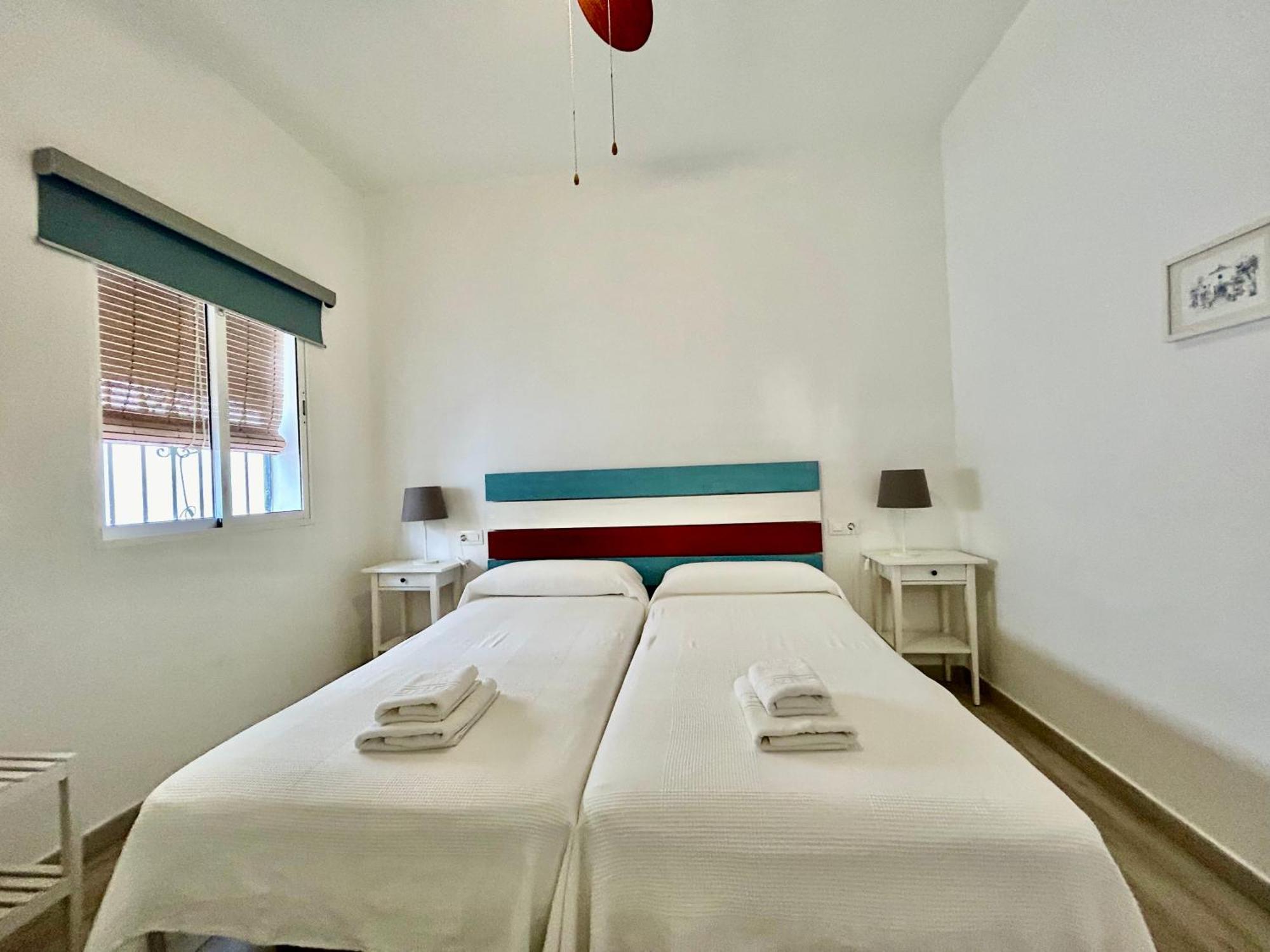 Acogedor Apt 8Pax 4Bdr 2Bth- Cozyhomesevilla2 외부 사진