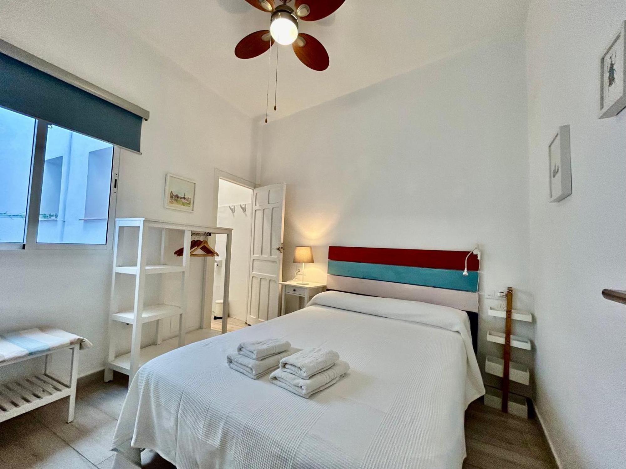 Acogedor Apt 8Pax 4Bdr 2Bth- Cozyhomesevilla2 외부 사진