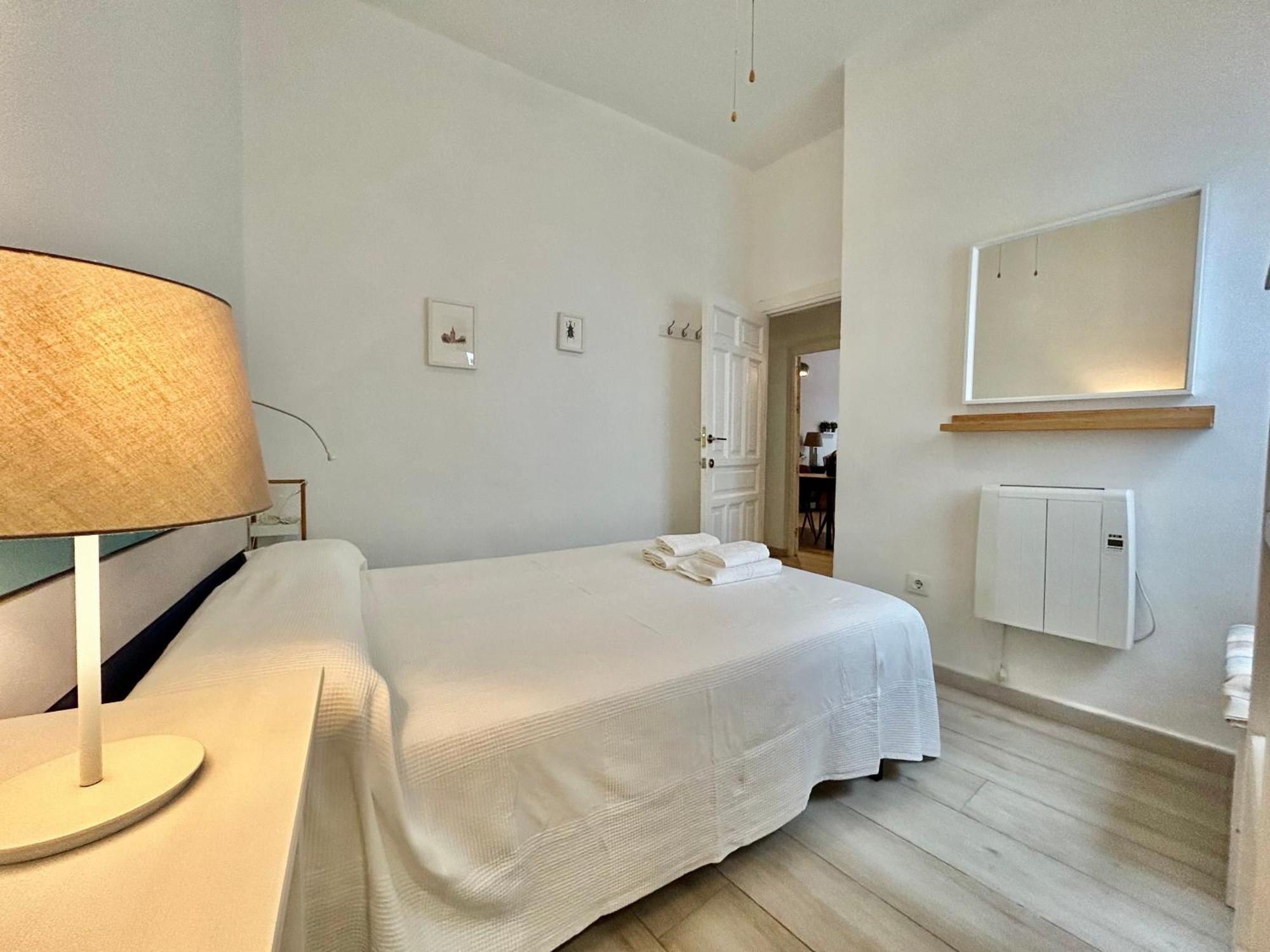 Acogedor Apt 8Pax 4Bdr 2Bth- Cozyhomesevilla2 외부 사진