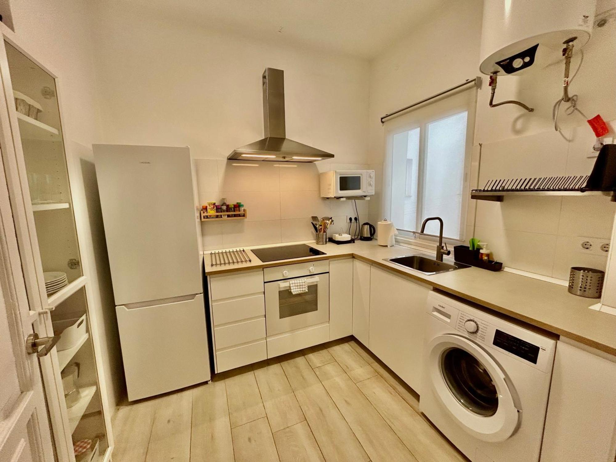 Acogedor Apt 8Pax 4Bdr 2Bth- Cozyhomesevilla2 외부 사진