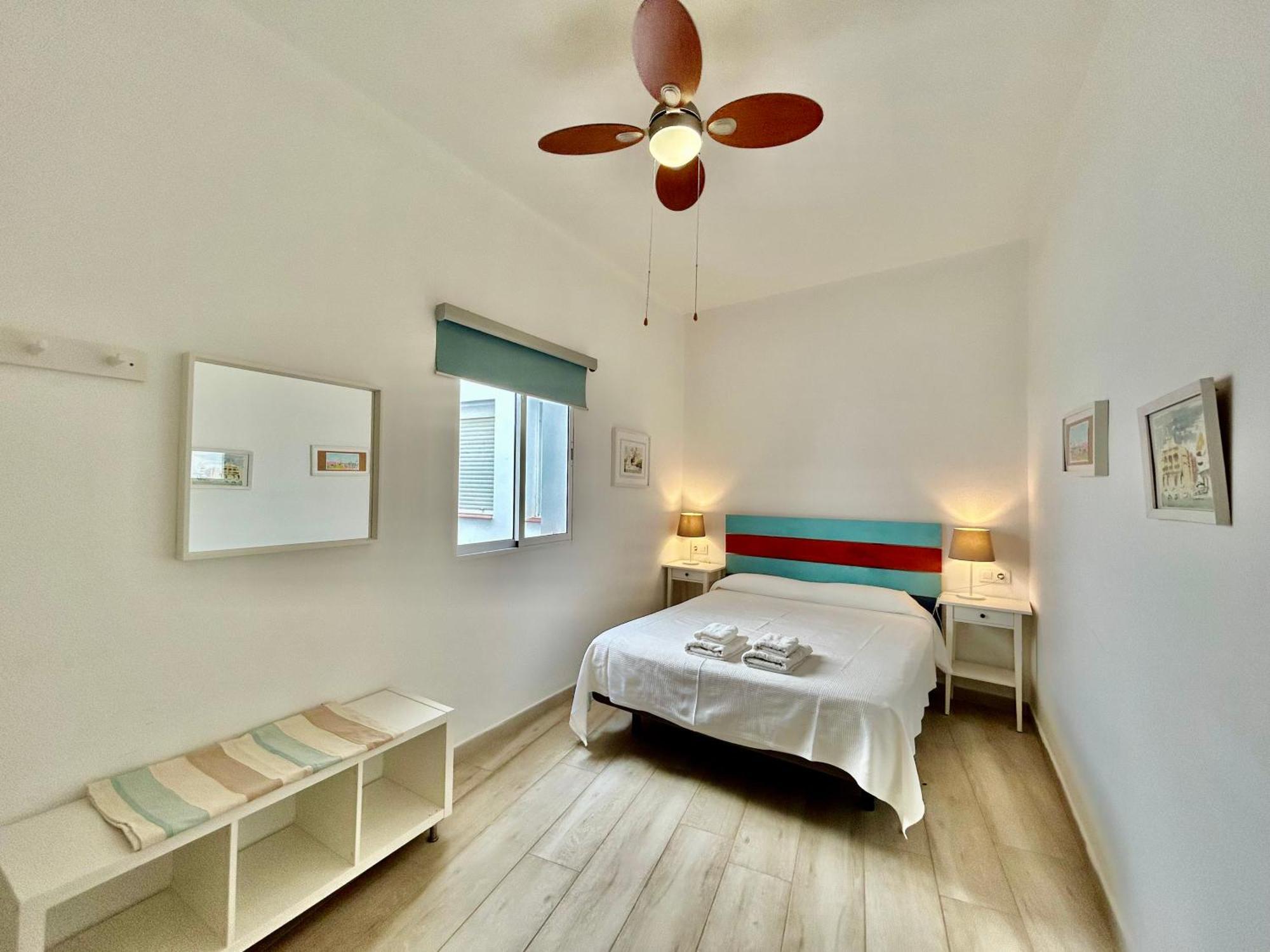Acogedor Apt 8Pax 4Bdr 2Bth- Cozyhomesevilla2 외부 사진