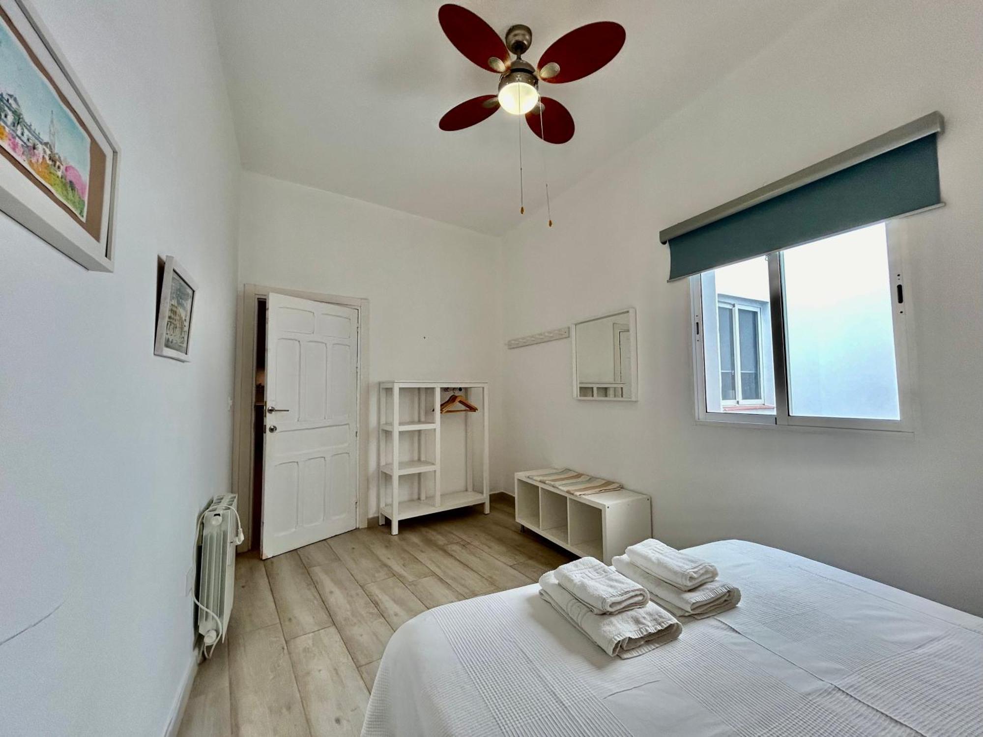 Acogedor Apt 8Pax 4Bdr 2Bth- Cozyhomesevilla2 외부 사진