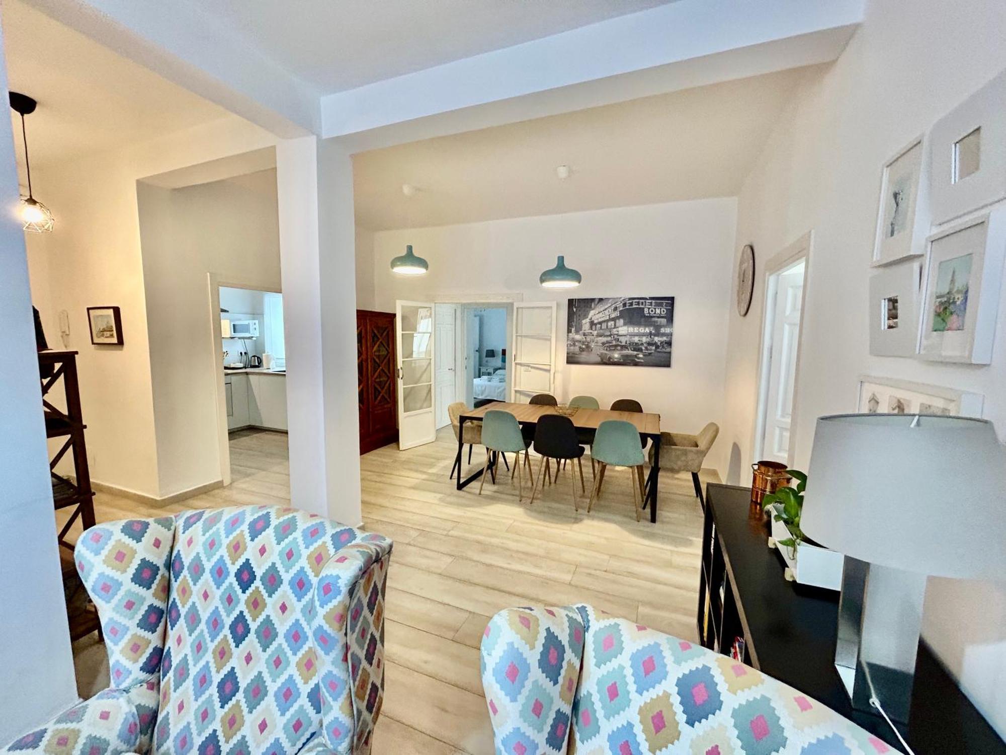 Acogedor Apt 8Pax 4Bdr 2Bth- Cozyhomesevilla2 외부 사진
