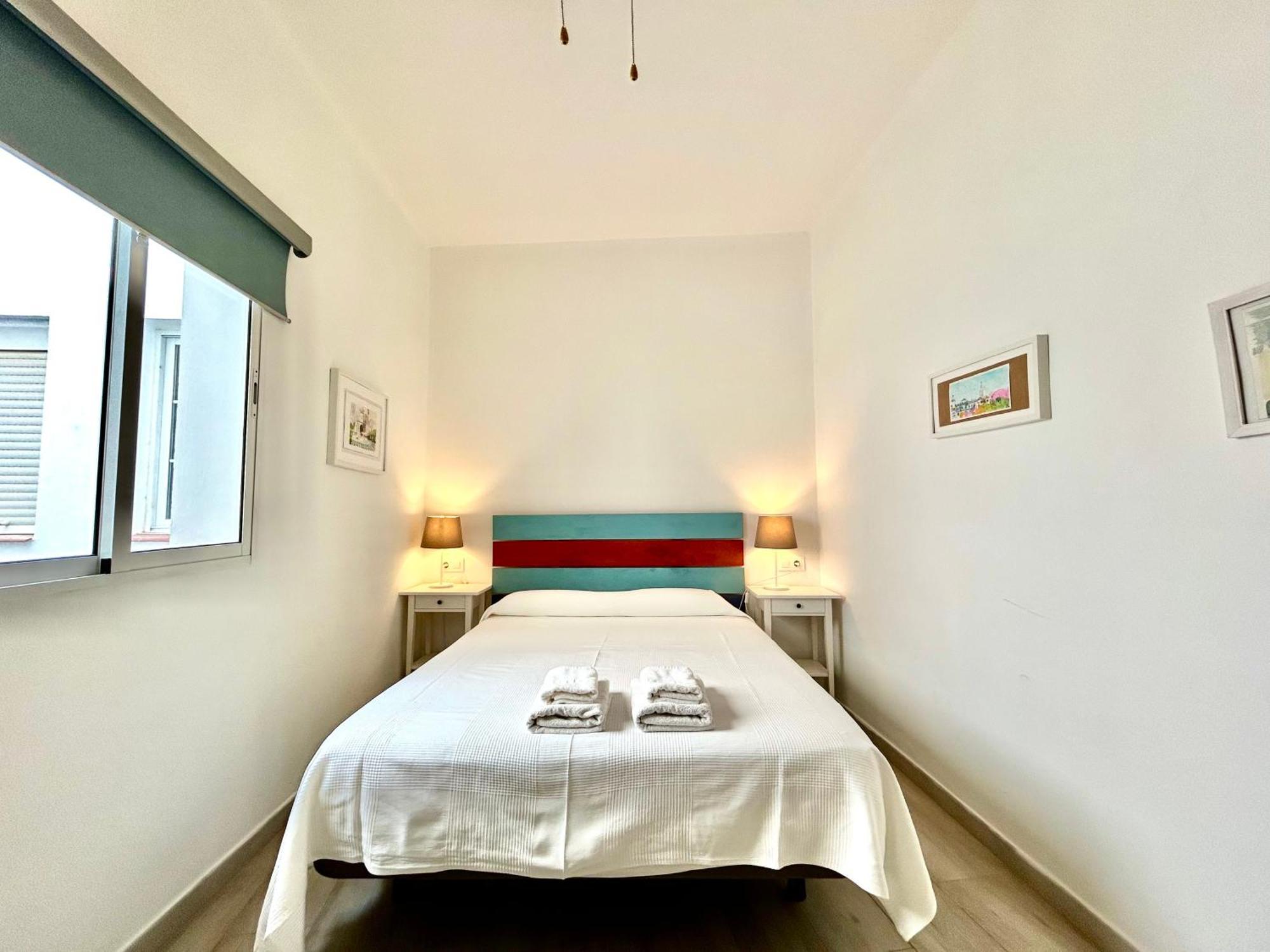Acogedor Apt 8Pax 4Bdr 2Bth- Cozyhomesevilla2 외부 사진