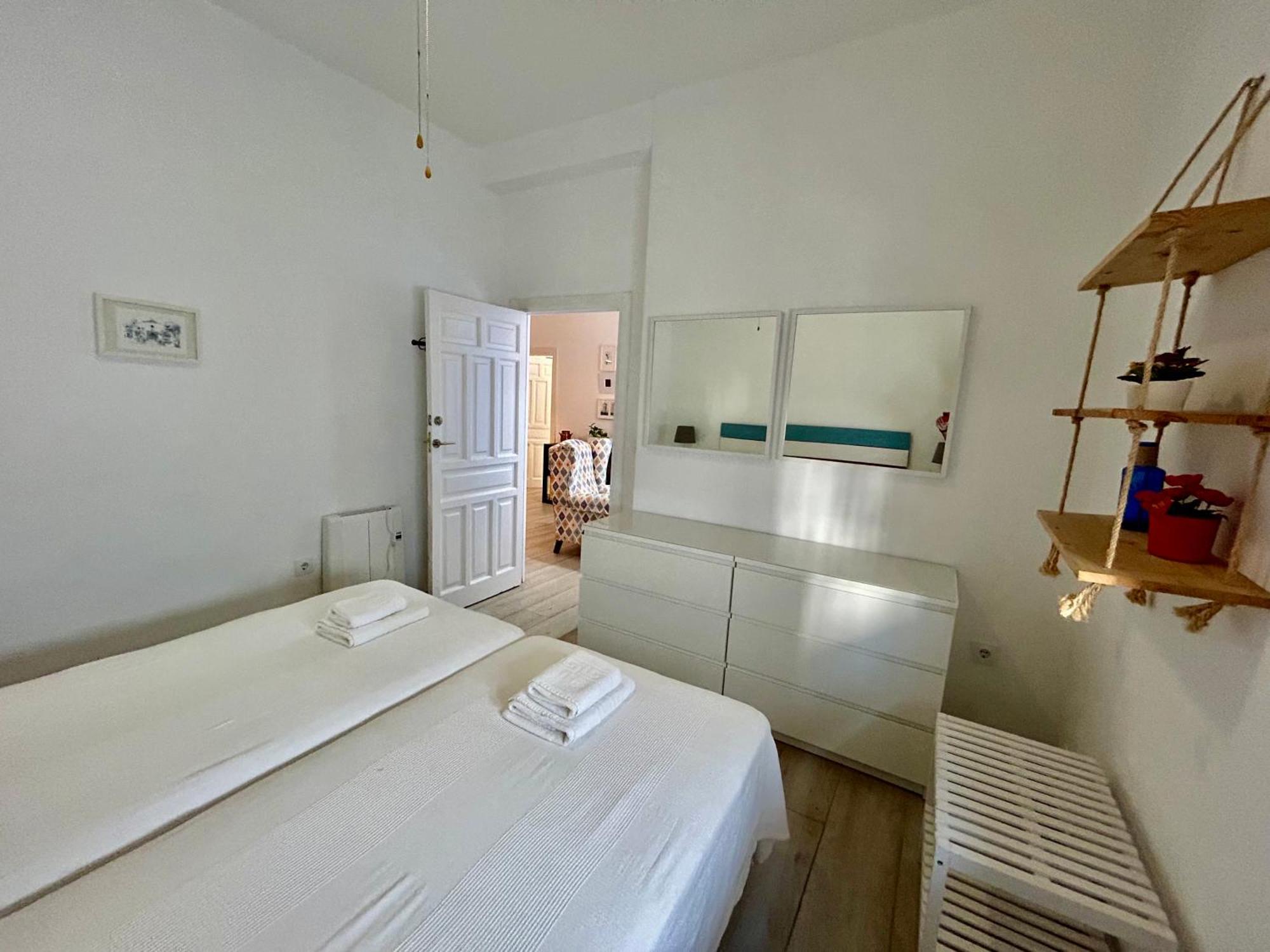 Acogedor Apt 8Pax 4Bdr 2Bth- Cozyhomesevilla2 외부 사진