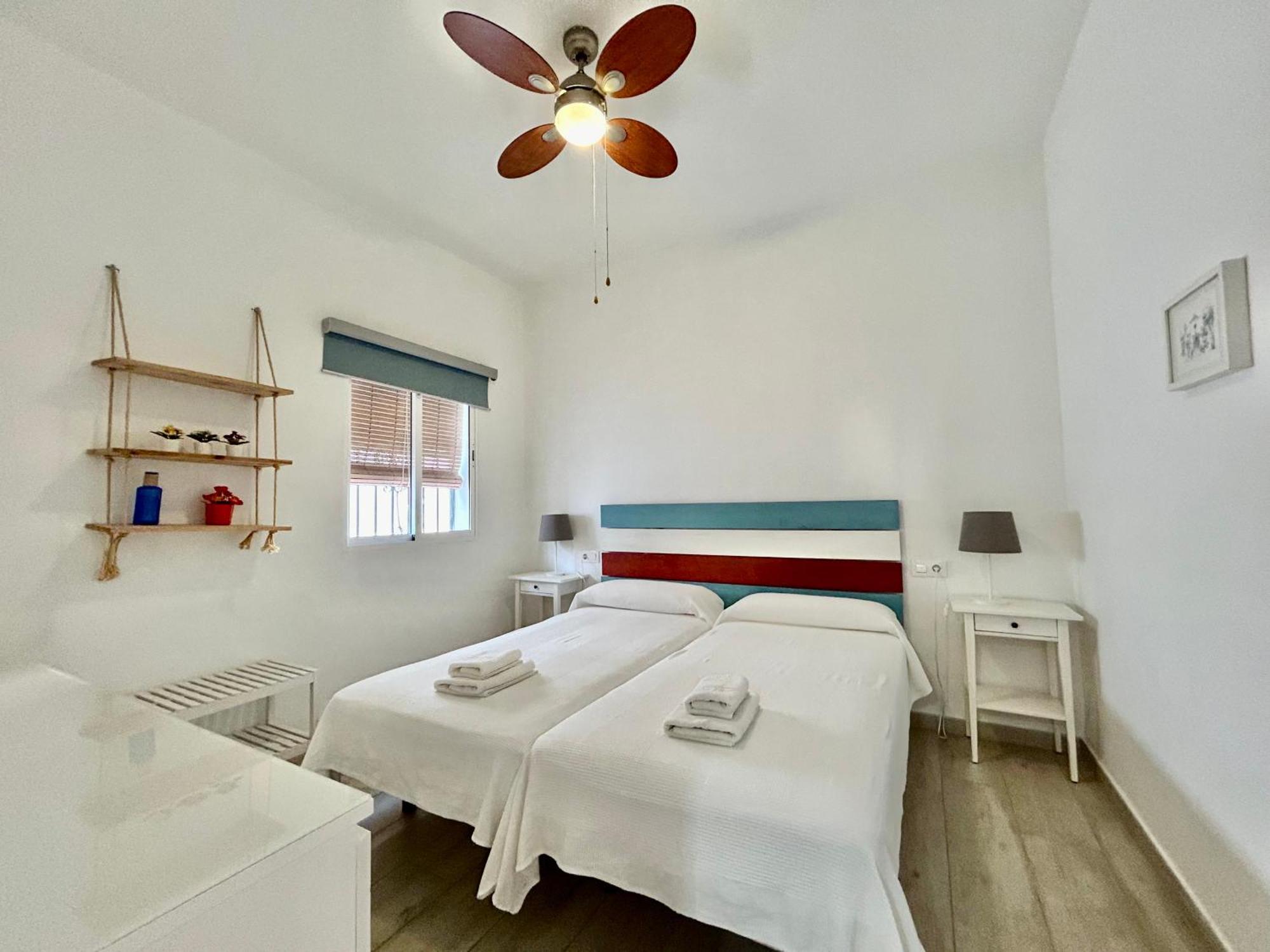 Acogedor Apt 8Pax 4Bdr 2Bth- Cozyhomesevilla2 외부 사진