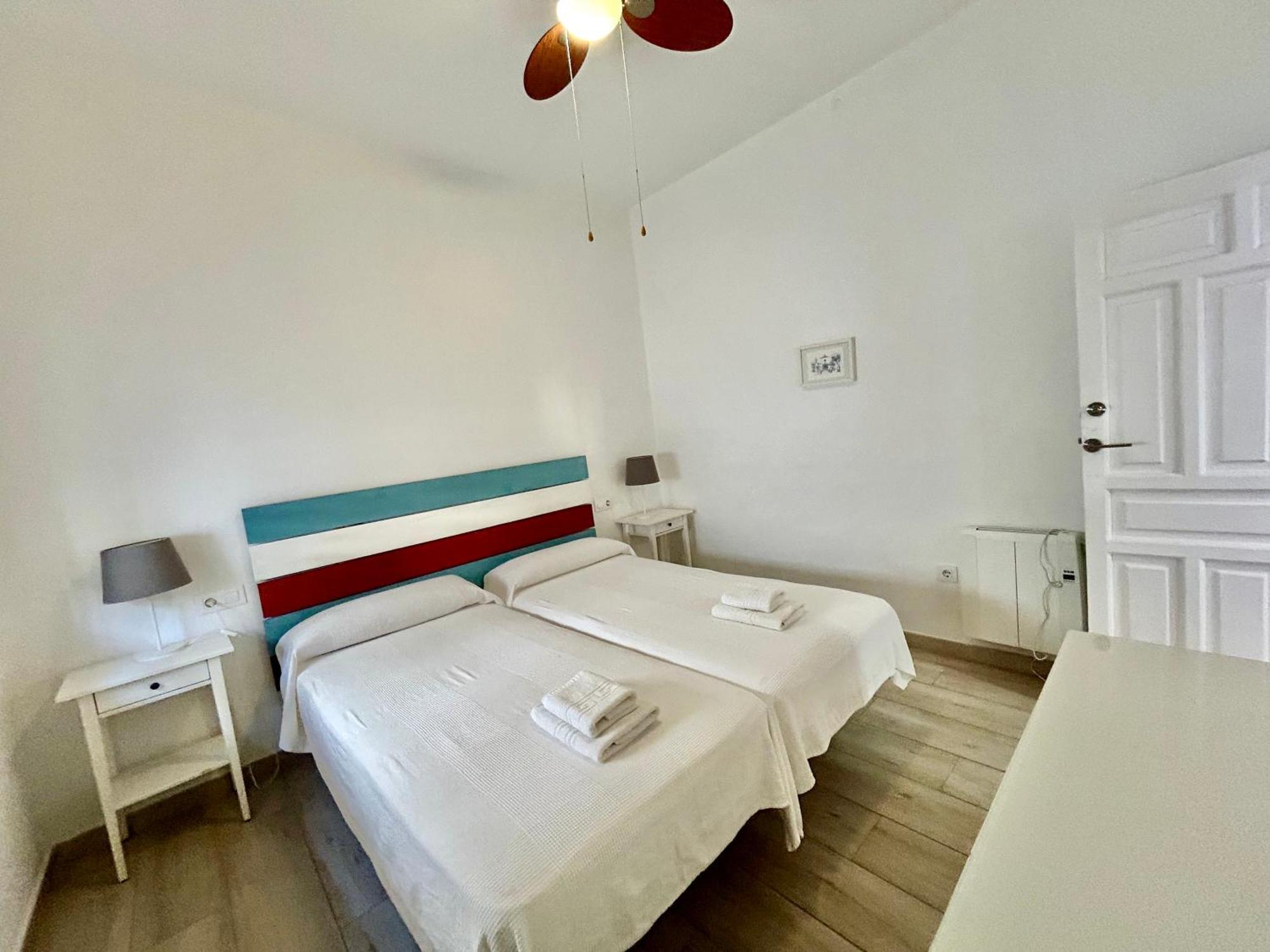 Acogedor Apt 8Pax 4Bdr 2Bth- Cozyhomesevilla2 외부 사진